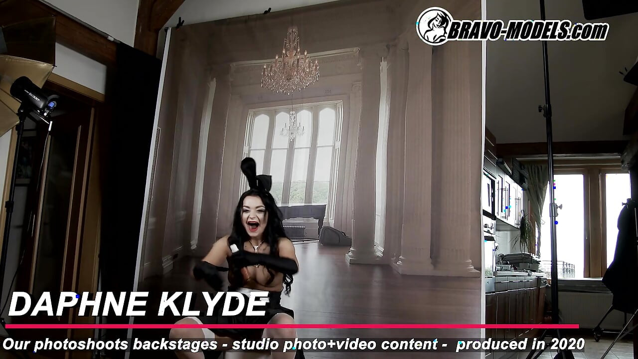 388-Backstage photoshoot Daphne Klyde - Adult