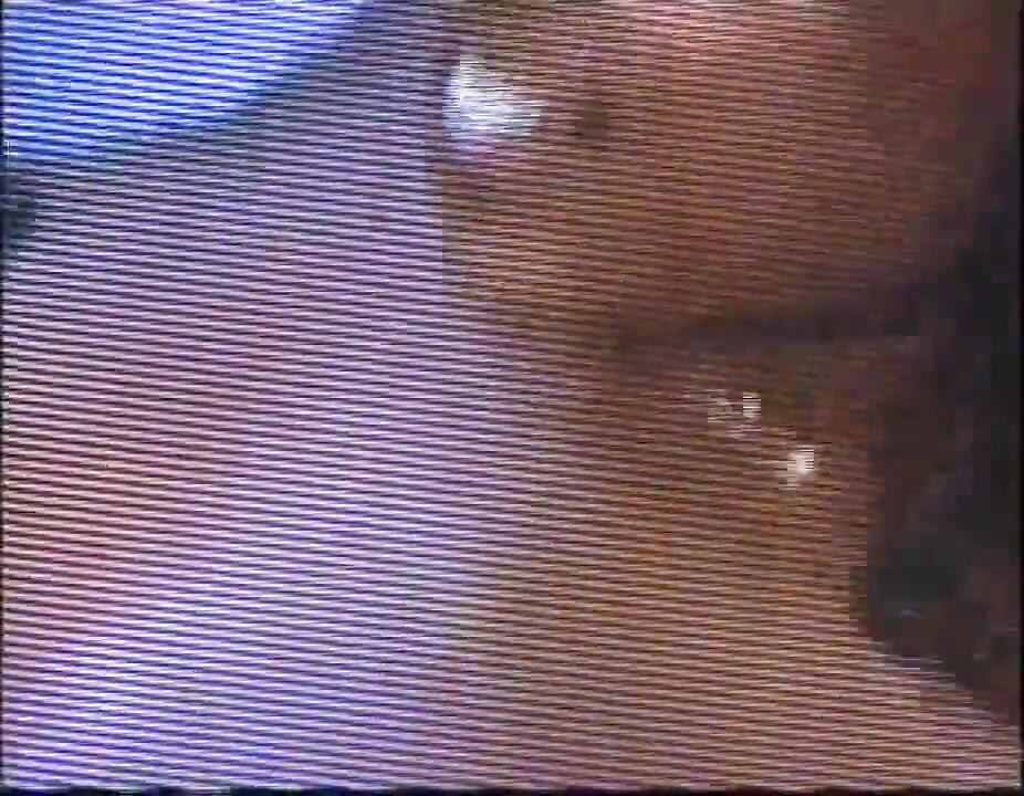 黑人舔屄在檯球桌上幹砲