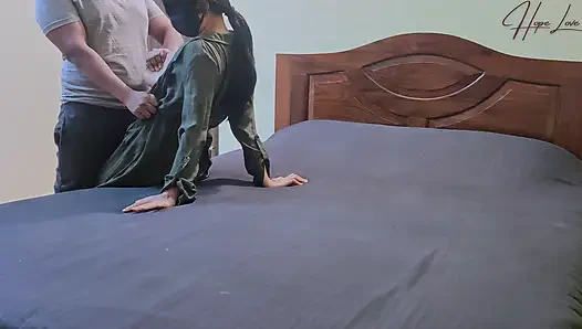 Я позвонила своему садовнику внутри дома, чтобы испытать его большой темный член.