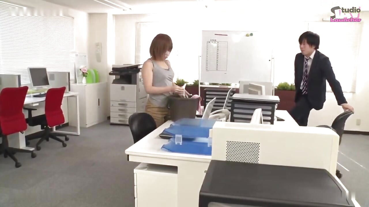 Treizeci de femei muncitoare care isi transforma devotamentul in pasiune irezistibila. - 08