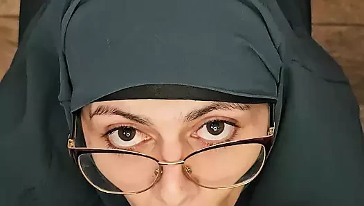 Bbc Dildo porn video – POV Sucking BBC Dildo Mia Niqab