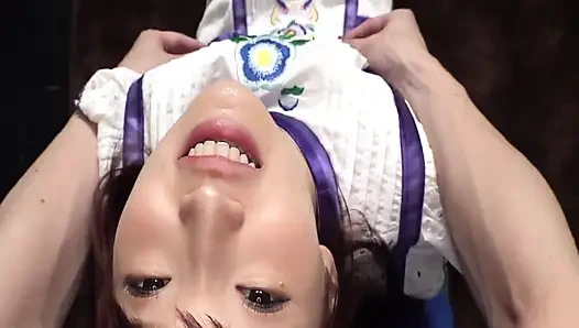 Rina si idola polos ini mengungkap sisi liarnya saat pesonanya berubah menjadi pertemuan yang intens