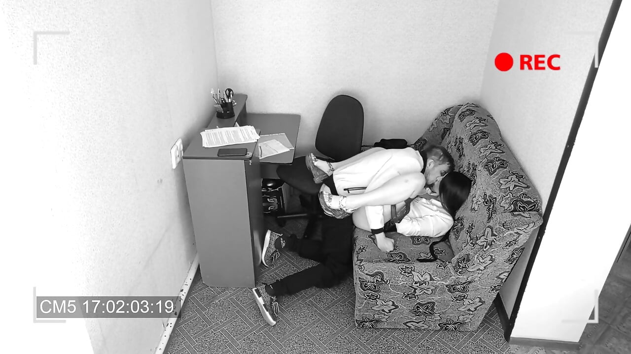 Boss fucks married secretary - Cam recorded