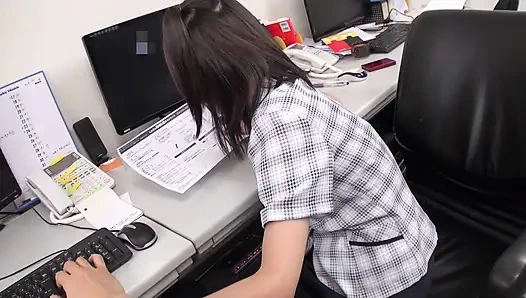 Gadis remaja hot jepang lagi asik nyepong kontolku supaya aku bisa ngentot memeknya habis-habisan