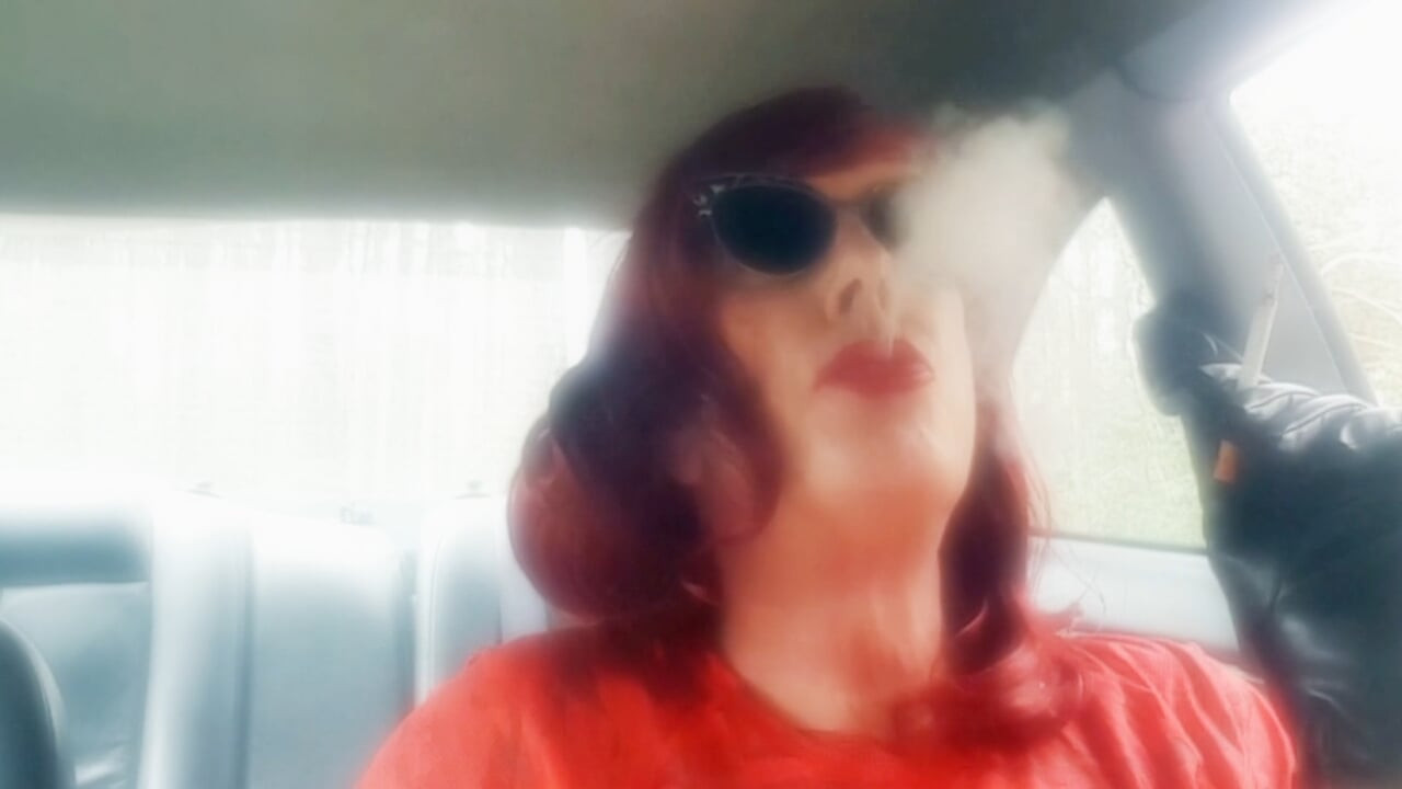 TWOJA RUDE WŁOSY CIOTKA RUTHIE NISZCZY MARLBORO 100 W SAMOCHODZIE