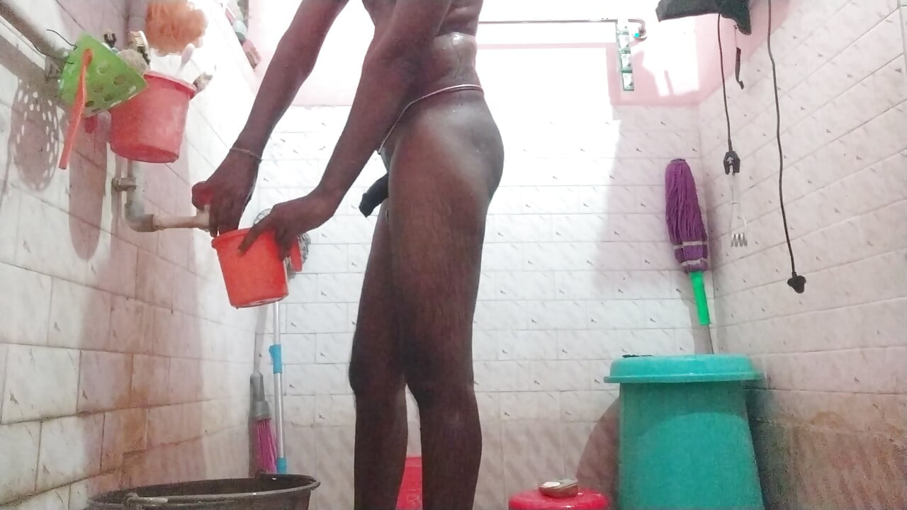 Tamil10inchesbbc seksi vruća kupka