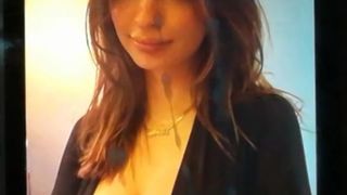 Emily Ratajkowski, hommage au sperme