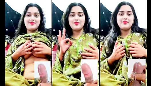 Ratu insta lagi asik masturbasi sambil pamer toketnya di panggilan video untuk video mms pacarnya