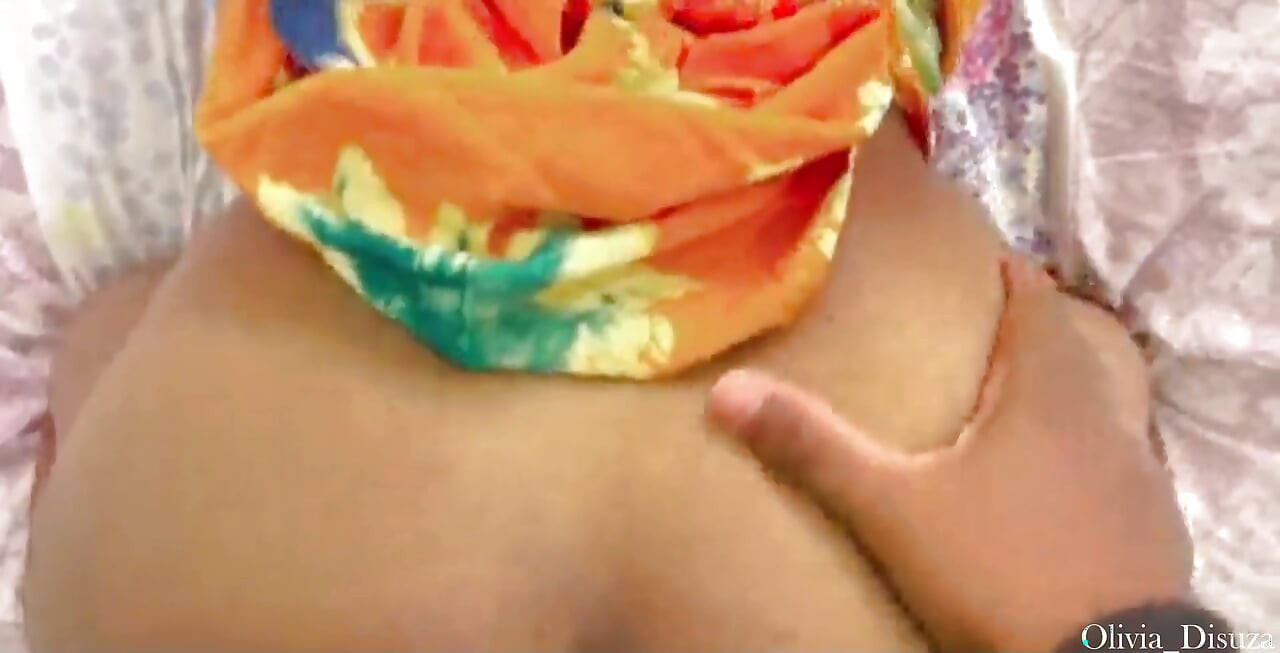 Gadis panas India desi menunggangi pacarnya kontol cokelat besar sampai keduanya muncrat