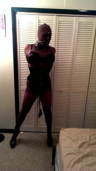 Encasement pantyhose hitam