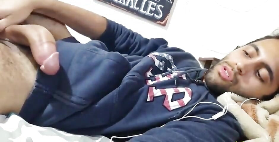 ยิงน้ําเงี่ยนครั้งใหญ่บนเตียง