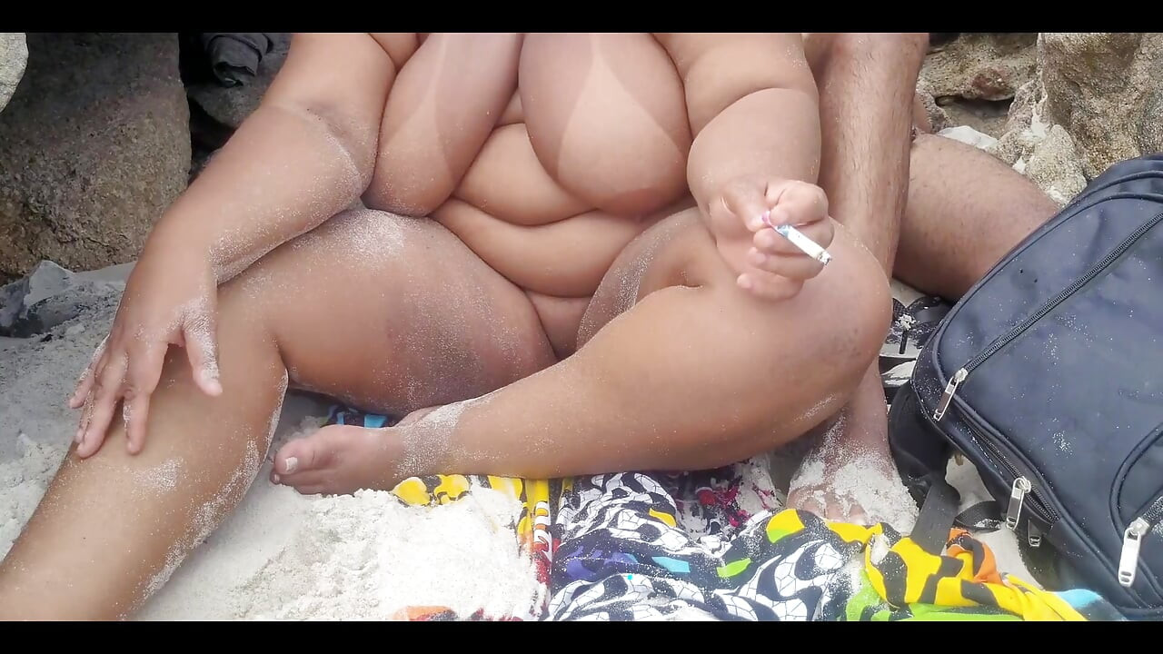 الاستفادة من شاطئ Aprico العراة لإظهار جسدي وقضاء وقت ممتع