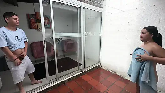 I Get Horny Watching My Rich Stepsister Bathe in the Yard, so I Decide to Watch Her and Masturbate Next to Her