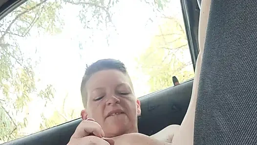 Fışkırtarak araba oyunu, neredeyse yakalanıyor