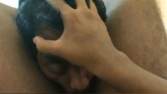 Un cul gay de Chennai suce une bite