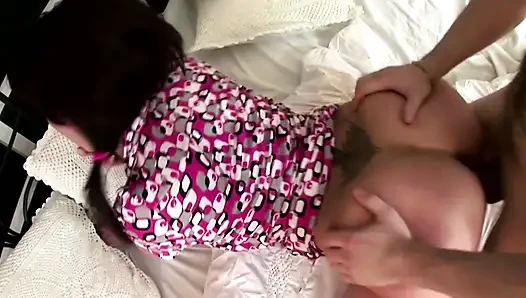 Большие молодые натуральные сиськи и интенсивные анальные радости