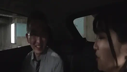 Pertama kali pukul 39. Awalnya si cewek canggung berubah jadi sesuatu yang nyata