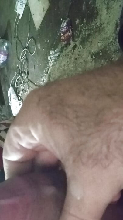 DIRTY OLD MALE HAIRY STRONG WITH PENIS MACRO VERY THICK MILK