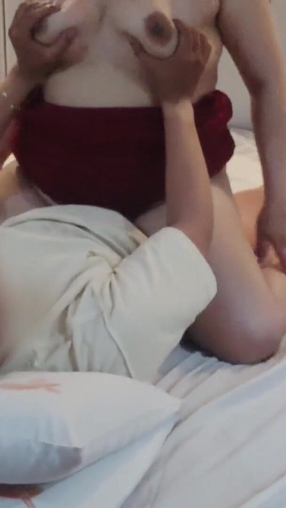 Lovely pinay milf loves blowjob, cockriding, missionary | Clip 1
