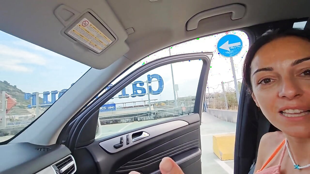 Horny Driver Fucks Me in the Supermarket Parking Lot