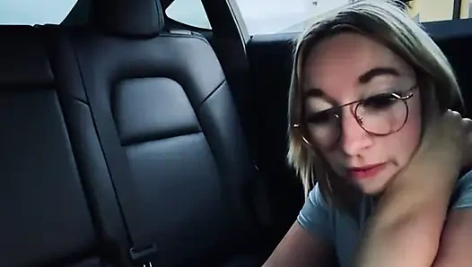 Saya ratu yang tidak biasa, saya menenggelamkan lunas bowling anal