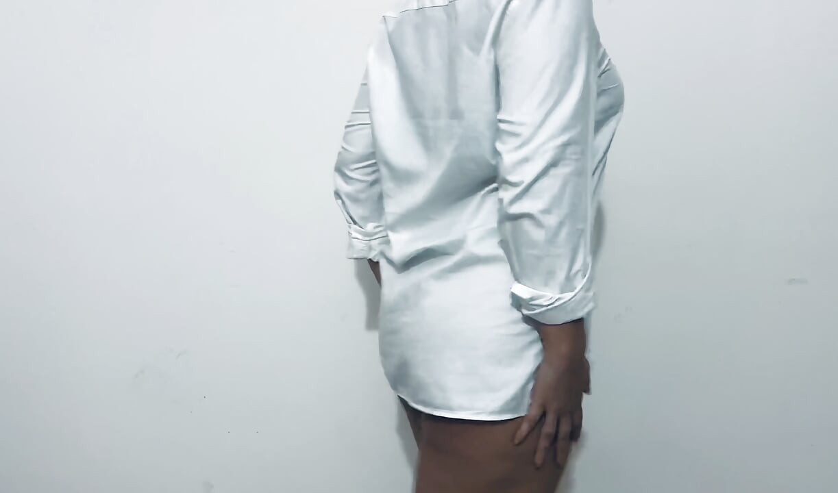Freaky office girl stripping and showing ass for promotion