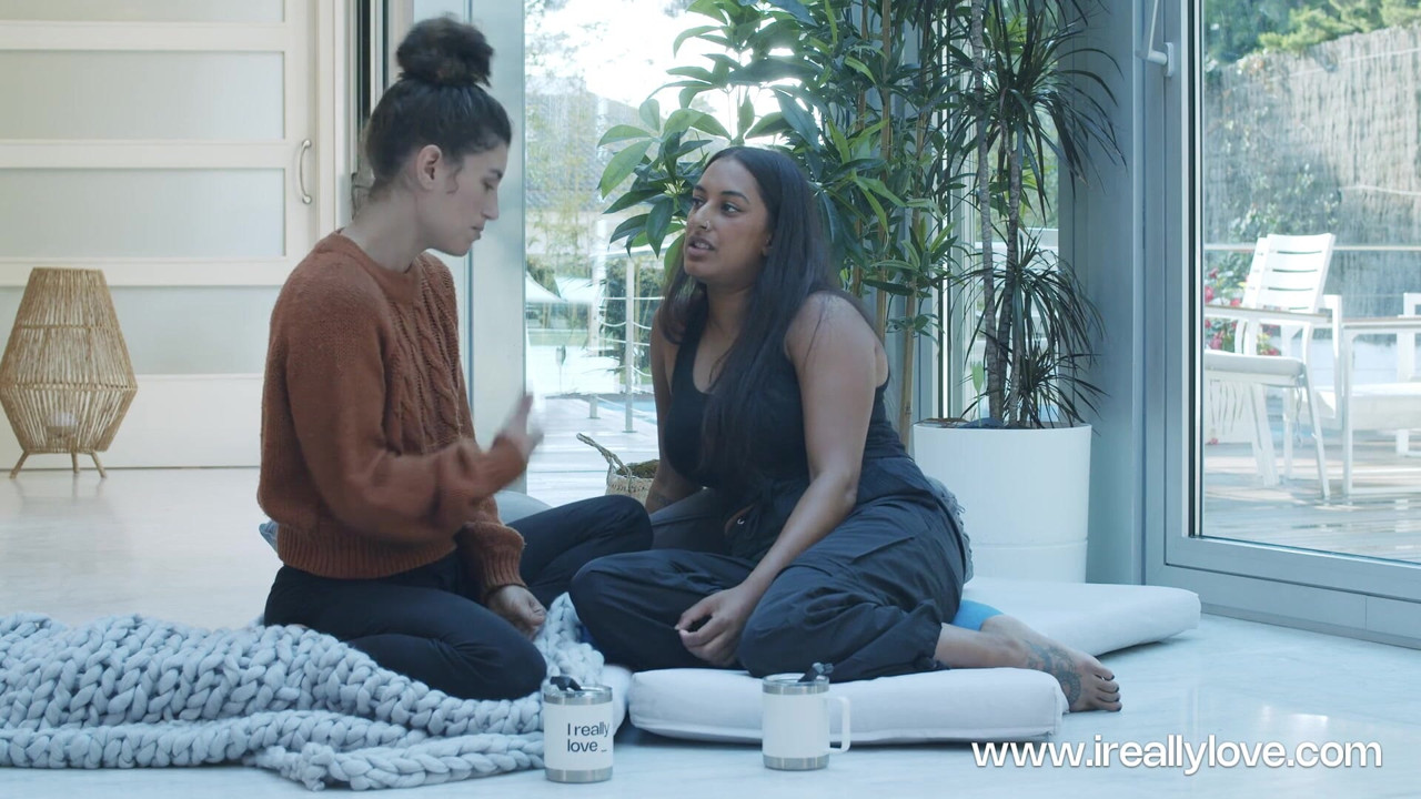 Squirting With Julia Trailer 2