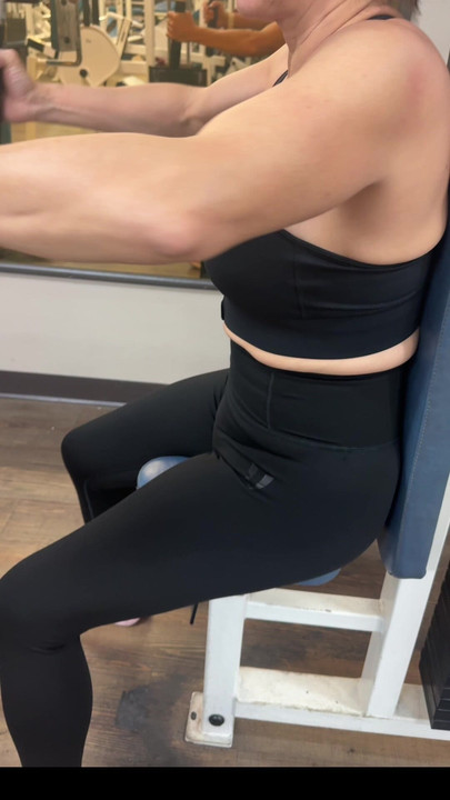 ฉันหวังว่าหนุ่ม ๆ ที่ยิมจะสนุกกับการเล่นกีฬาเซ็กซี่ของฉัน!