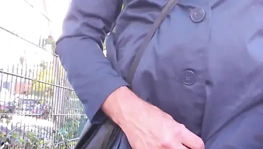 Ceketin altındaki askılar