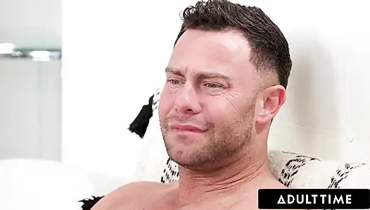 ADULT TIME - düşkünü adam gelin kenna james'in arkadaşıyla harika seks yaptığını izliyor