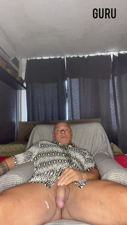 Ông Guru. Người xây dựng cơ thể gợi cảm wank tại nhà