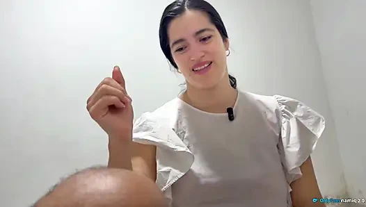 Sürpriz hediye üvey kız kardeş onu mutlu etmek için amından vazgeçiyor