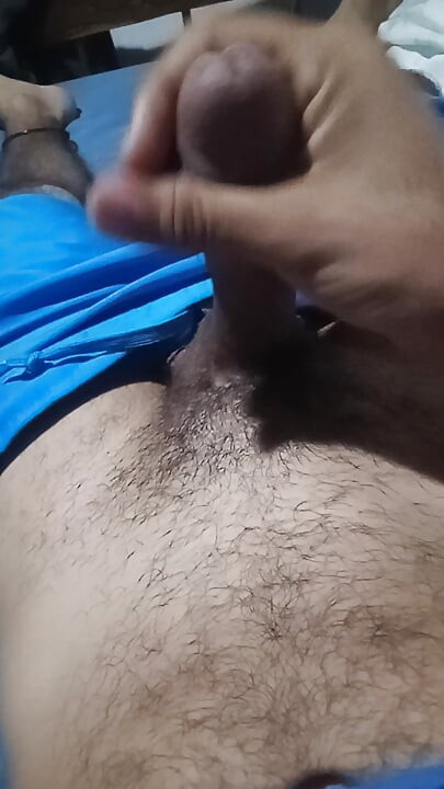 Man starts masturbating in his stepsister's room