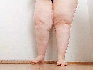 Ssbbw grube tłuszczowe i cellulitowe nogi