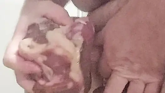 Kuzunun kemik üzerinde kemik. Kuzu rostoyla sikişiyor