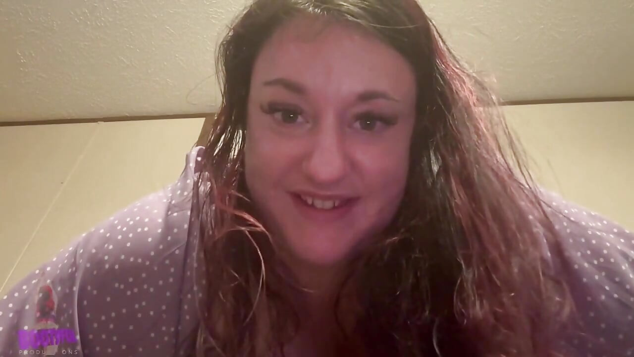 Bundet under meg: Min svevende rumpe slipper ut fiser du ikke kan unnslippe: Bootyful Bella Blast