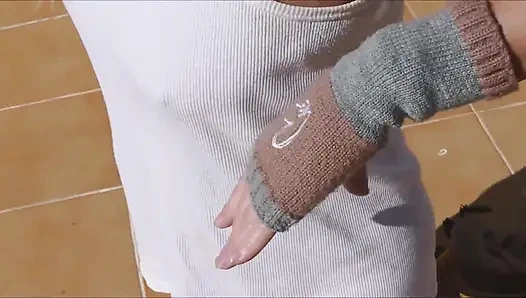 Pov ngocok kontol sampai dicrot setelah fingering memeknya sampai muncrat di luar ruangan