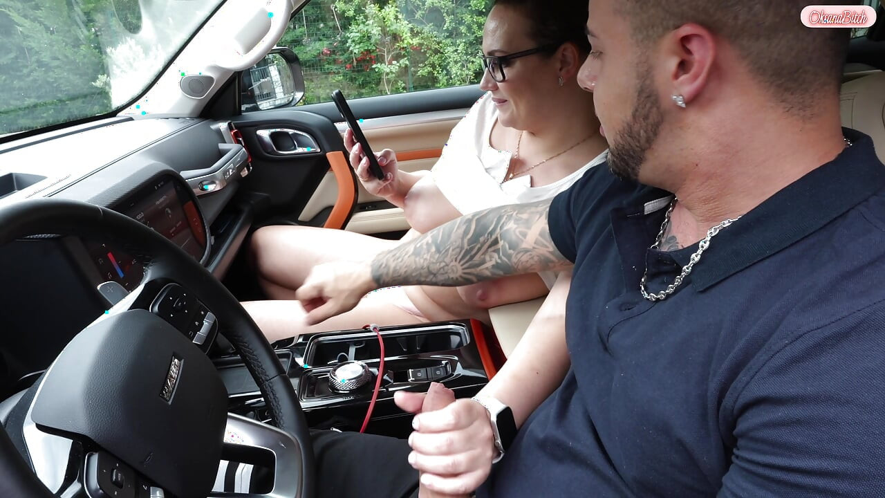 Slut Wife Sucks Huge Cock of a Stranger in the Car and Says Hello to Her Cuckold Hubby!