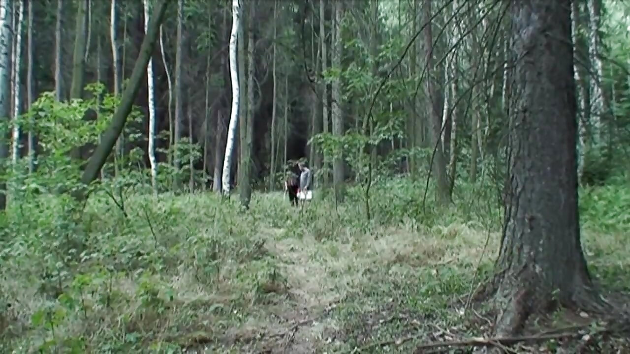 Young naughty teen spies an old couple fucking in the countryside