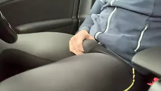 Hraní v autě