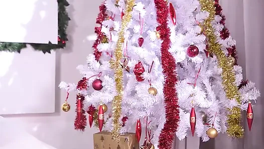 Si nakal santa elves nyepong dan ngentot kontol habis-habisan di hari natal