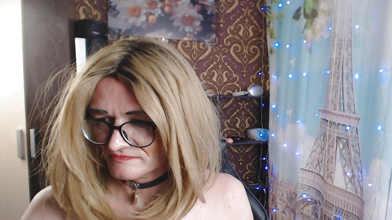 Record of a Private Display. Iris Was Bought in Privat. Dancing and Undresses. Fully Exposed