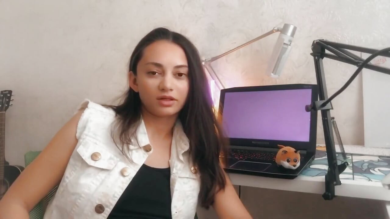 İlk Lezbiyen Öpücüğüm