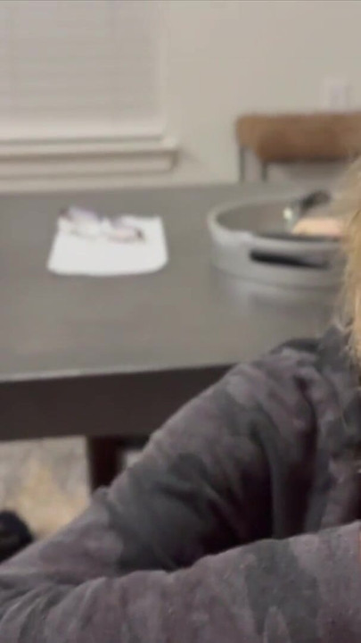 Ébreszd fel egy szopásra | Klip 1