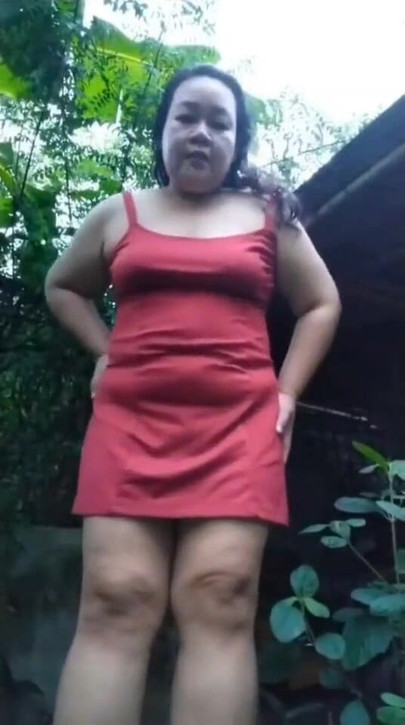 sexy naughty wife show her beautiful ass and pussy in jungle | Clip 1