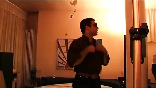 Gerçek bir porno setinin kamera arkası bölüm 1