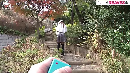 Cewek seksi nyepong kontol besar sampai masukin kontolnya ke dalam memeknya