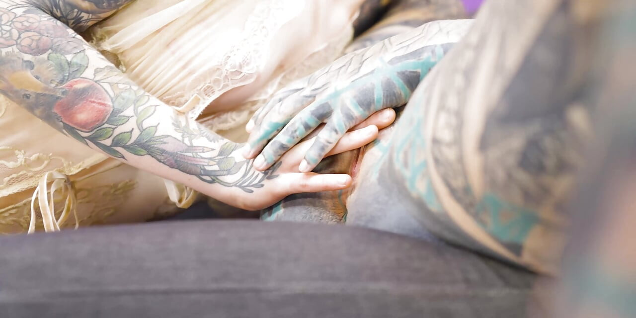 Shy Alt Girl Teen Tries First Anal with Tattooed Girl Doxy