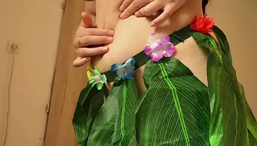 I dance and masturbate in a skirt made of leaves, showing off my smooth pussy