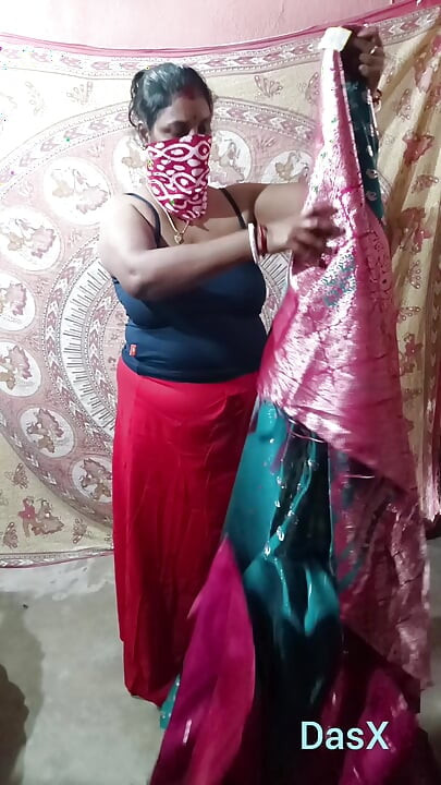 Green Saree Dropping Solo SFW